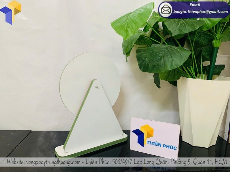 Sản phẩm vòng quay để bàn sự kiện mini đang sản xuất tại xưởng