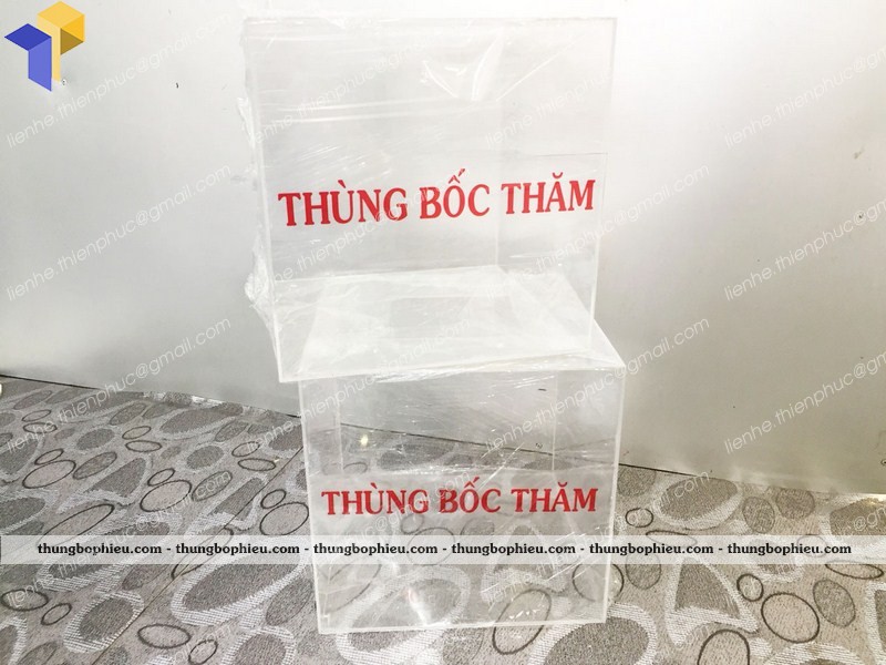 thung phieu mica trong
