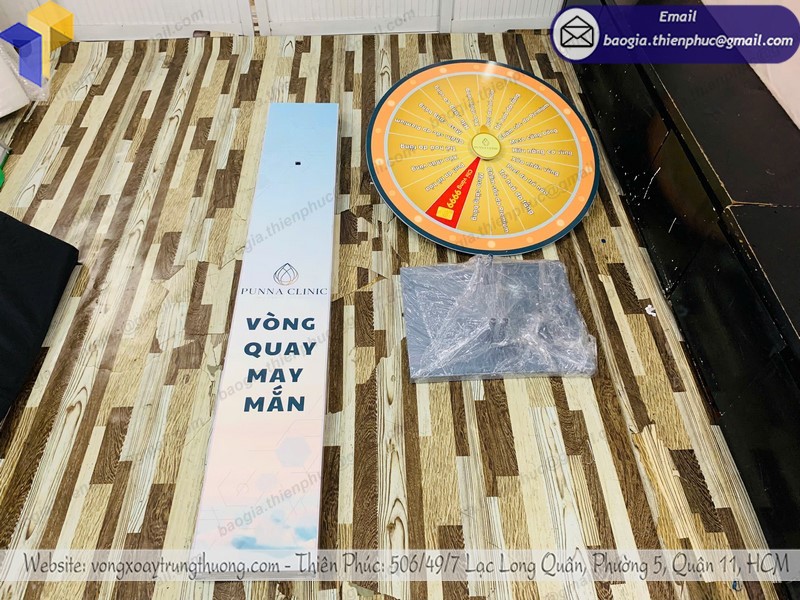 vòng quay bảng trụ may mắn