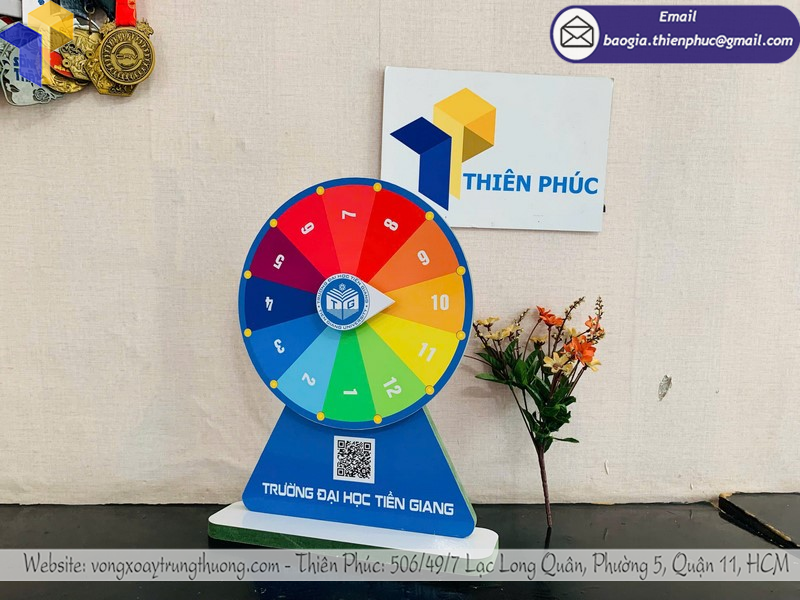 vòng quay may mắn để bàn gỗ tphcm